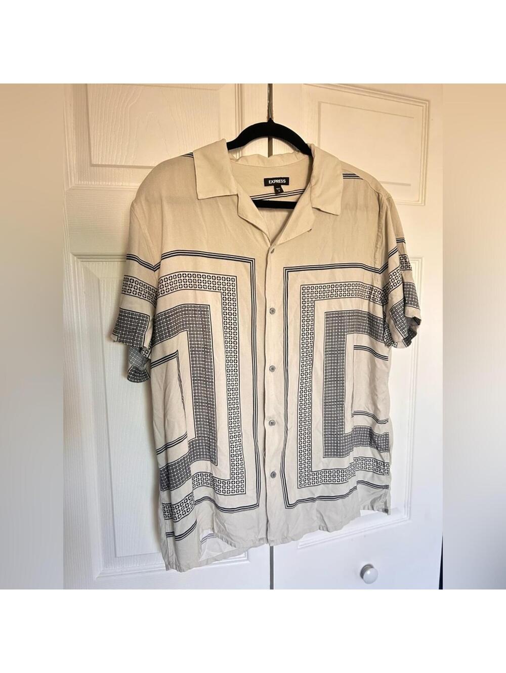 Express Men's Short Sleeve Button-Up Shirt XL Beige with Black Pattern